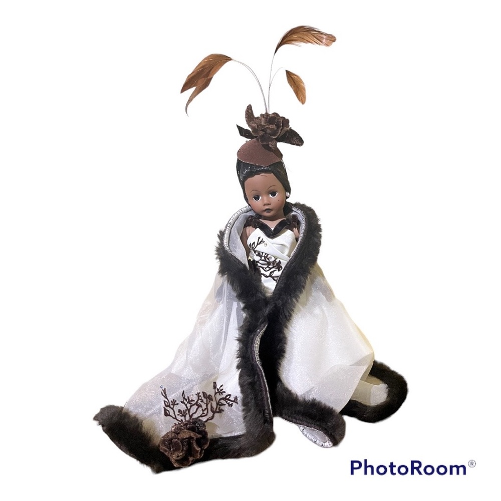 EUC Madame Alexander Cafe Rose Cissy